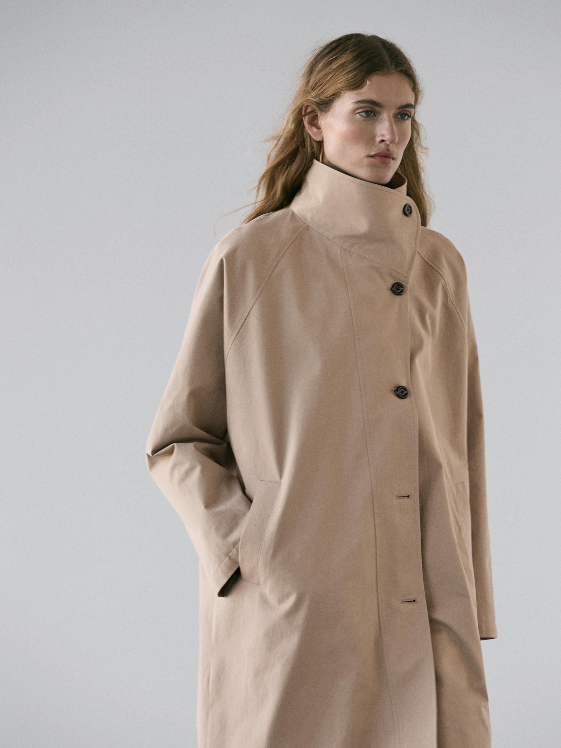 Long 100% cotton trench coat with side fastening